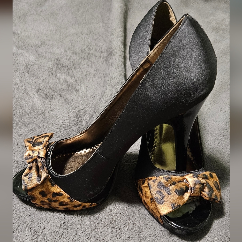 Leopard print platform heels